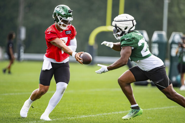 Jets will play starters against GB in preseason opener